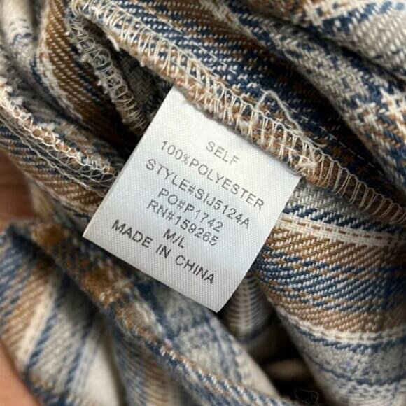 Saints & Hearts size medium - large M/L plaid flannel Shacket jacket oversized - Picture 3 of 3